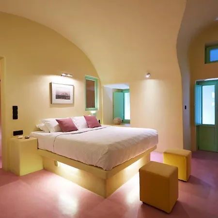 Caldera Edge View Suites *